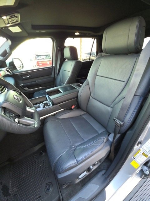 Used 2025 Toyota Sequoia Platinum image 12