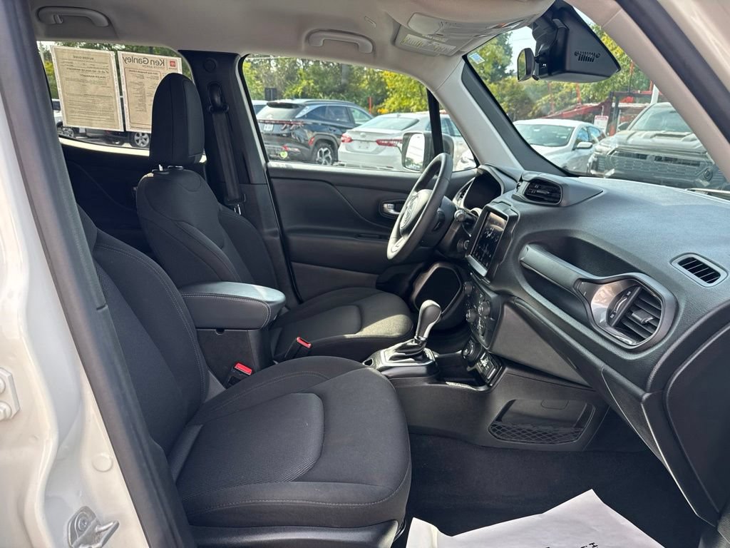 Used 2023 Jeep Renegade Latitude AWD/4WD image 34