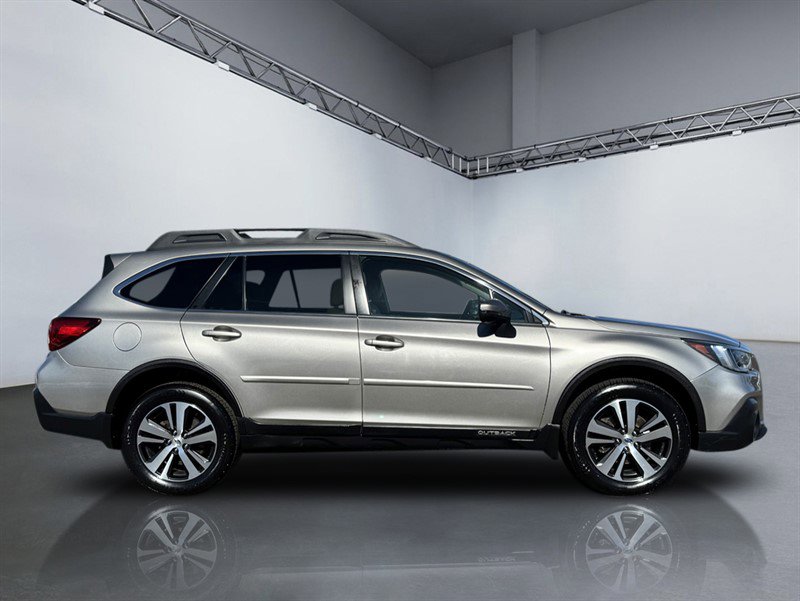Used 2019 Subaru Outback 3.6R Limited image 3