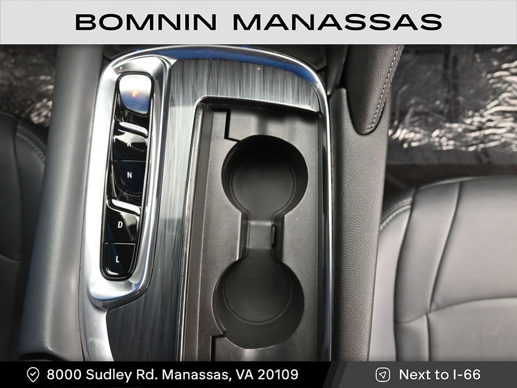 Used 2023 Buick Enclave Essence image 21