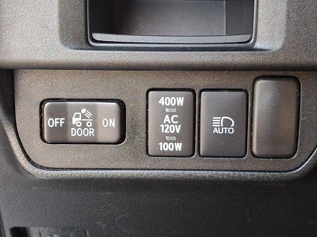 Used 2019 Toyota Tacoma TRD Sport AWD/4WD image 25