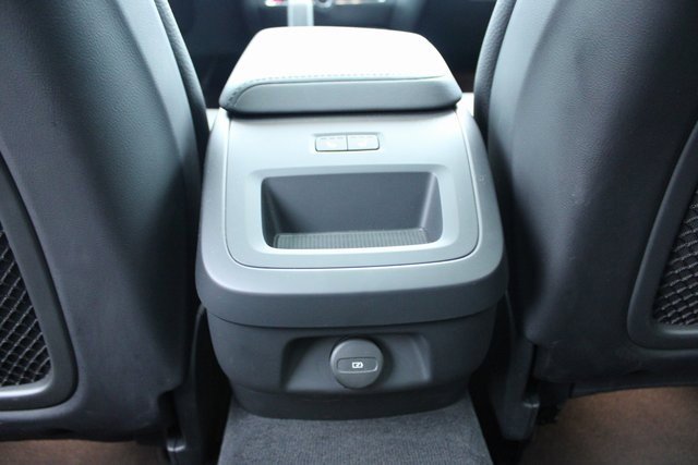 Used 2025 Volvo V60 B5 Cross Country Plus image 36