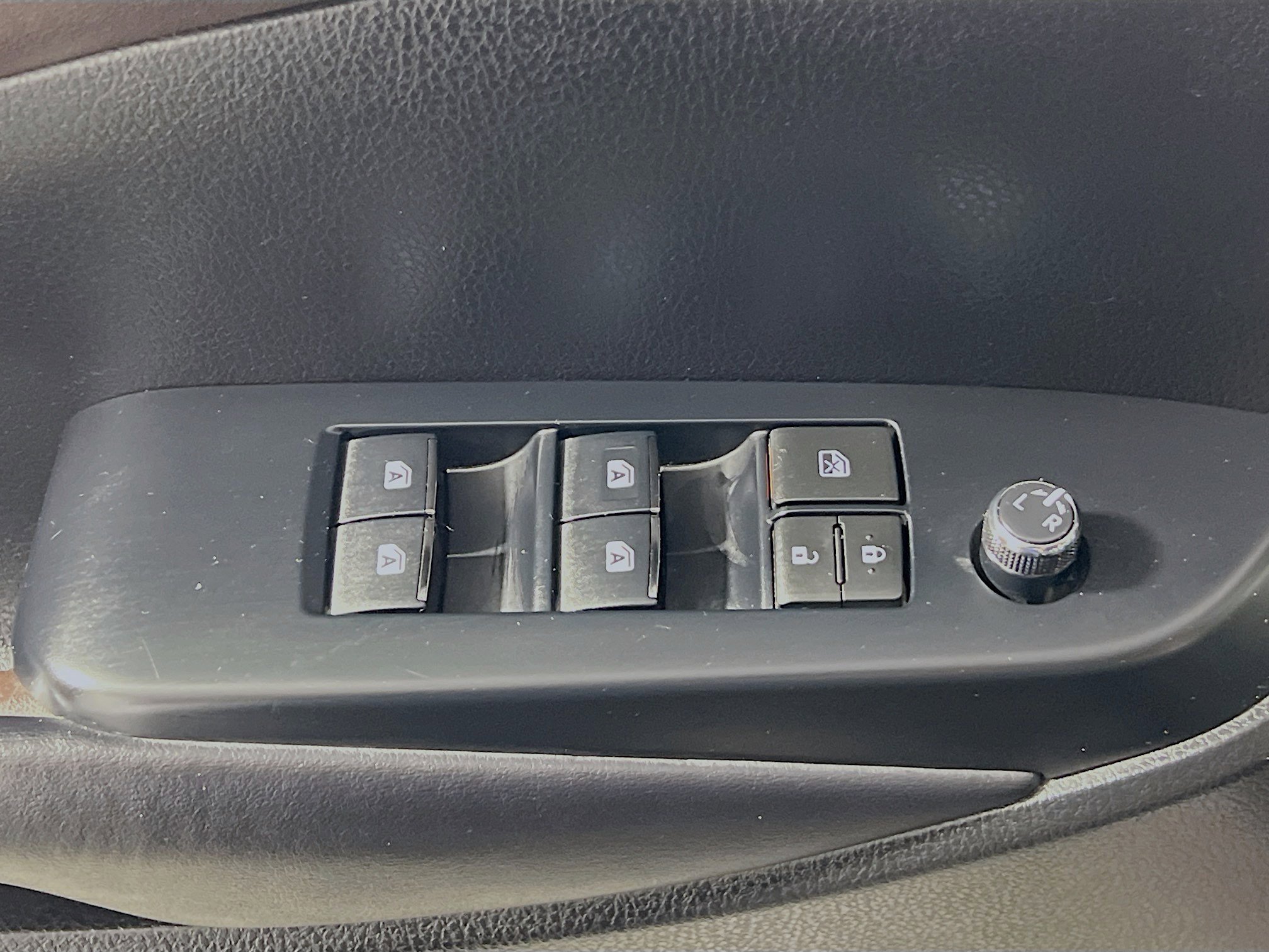 Used 2019 Toyota Highlander Limited Platinum image 17