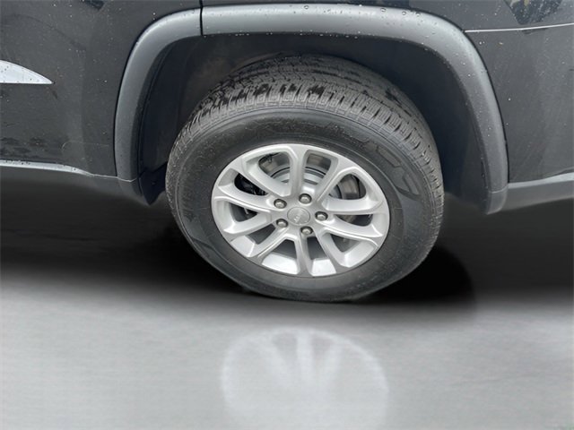 Used 2021 Jeep Grand Cherokee Laredo X image 24