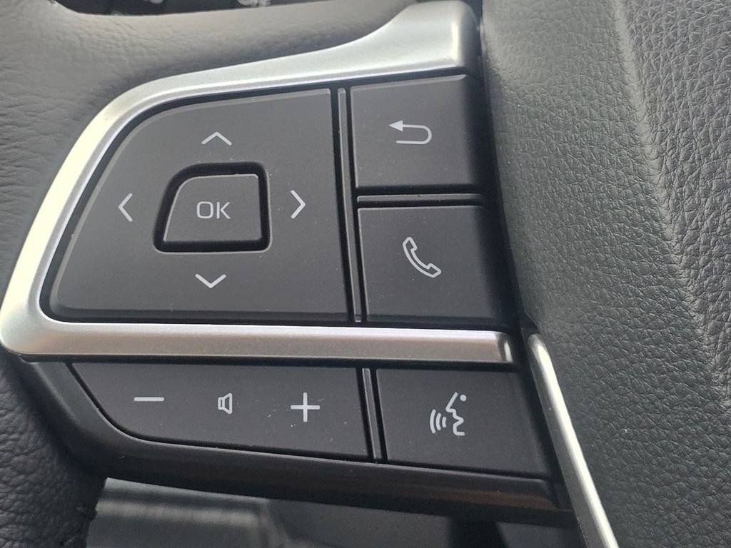 Used 2025 Toyota Sienna XLE FWD image 33