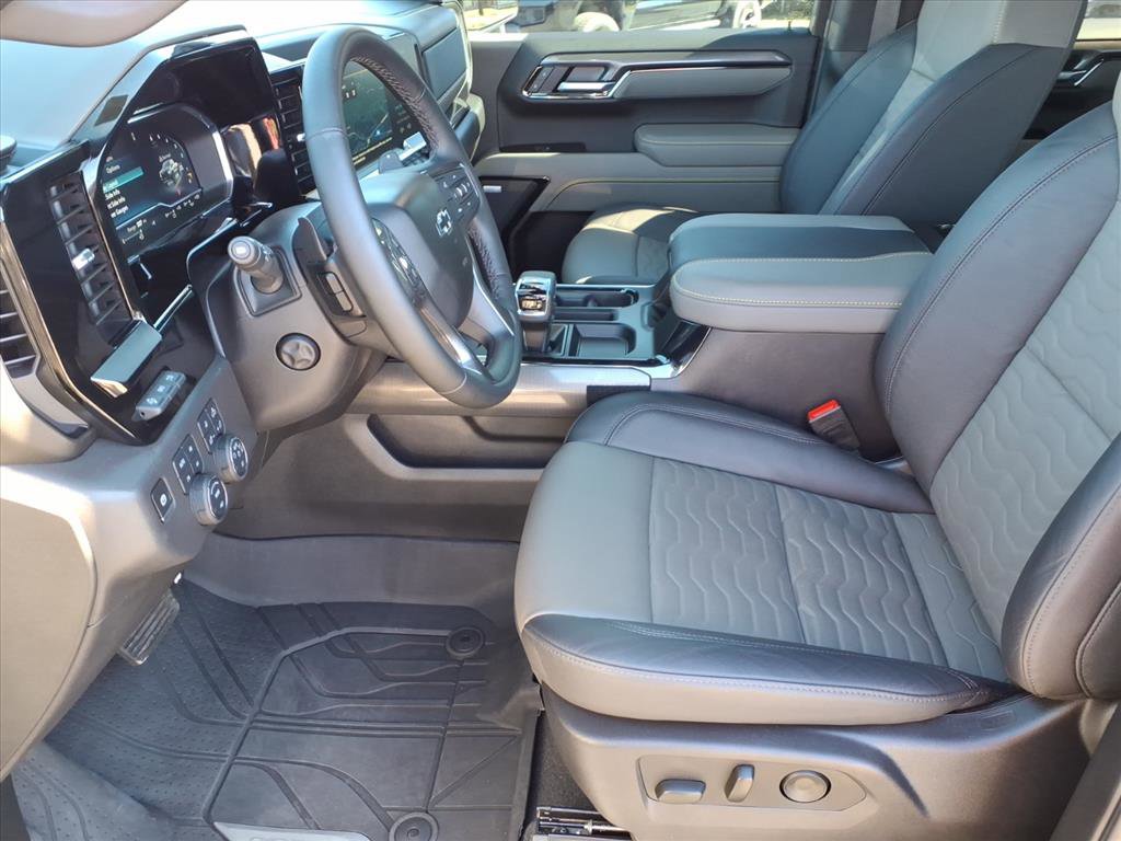Used 2025 Chevrolet Silverado 1500 ZR2 w/ Technology Package image 7