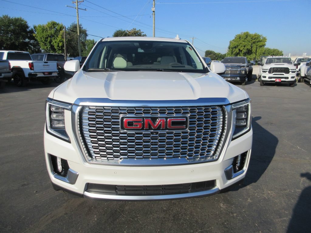 Used 2023 GMC Yukon XL Denali AWD/4WD image 13