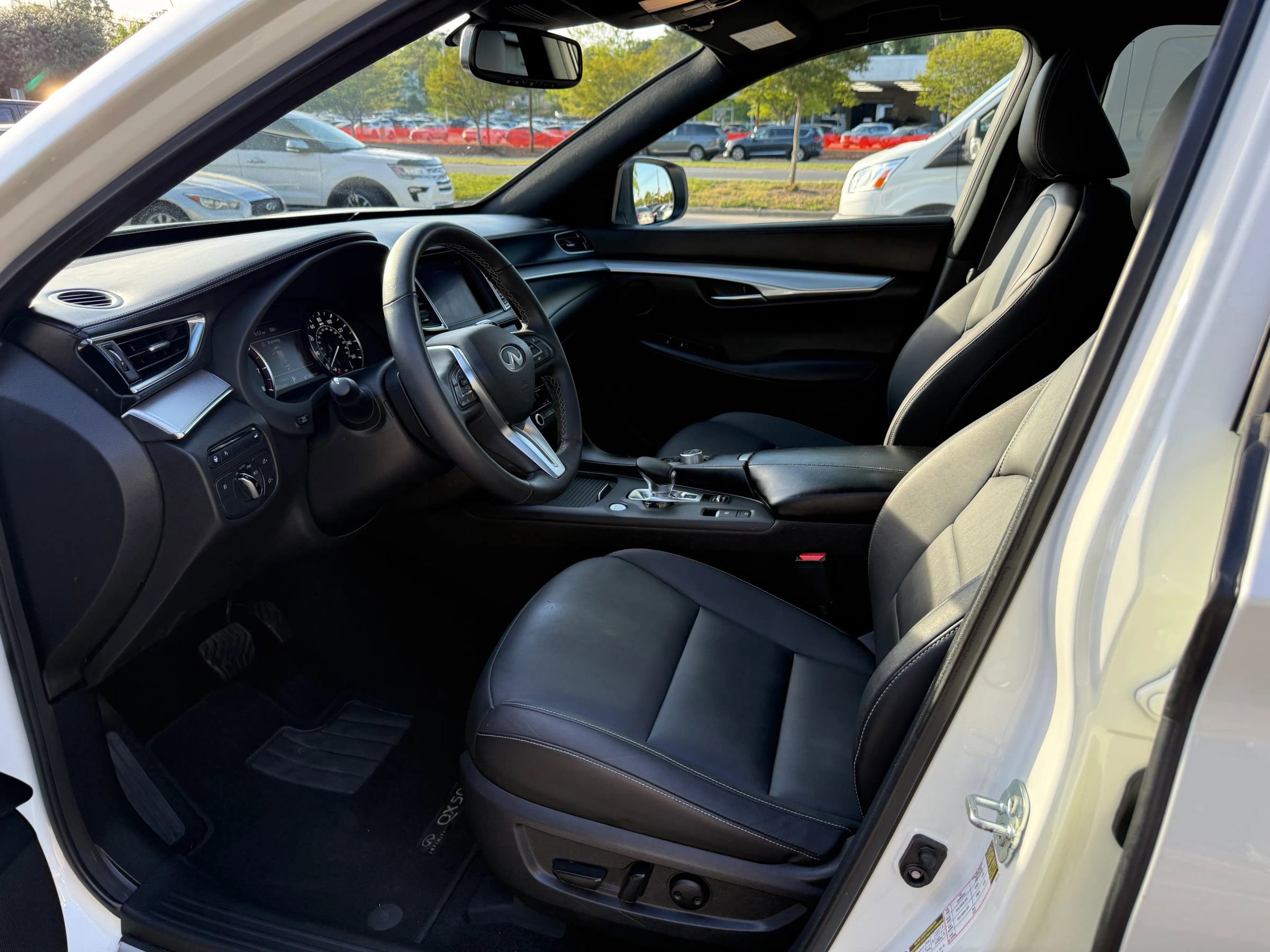 Used 2021 INFINITI QX50 Luxe w/ Appearance Package image 9