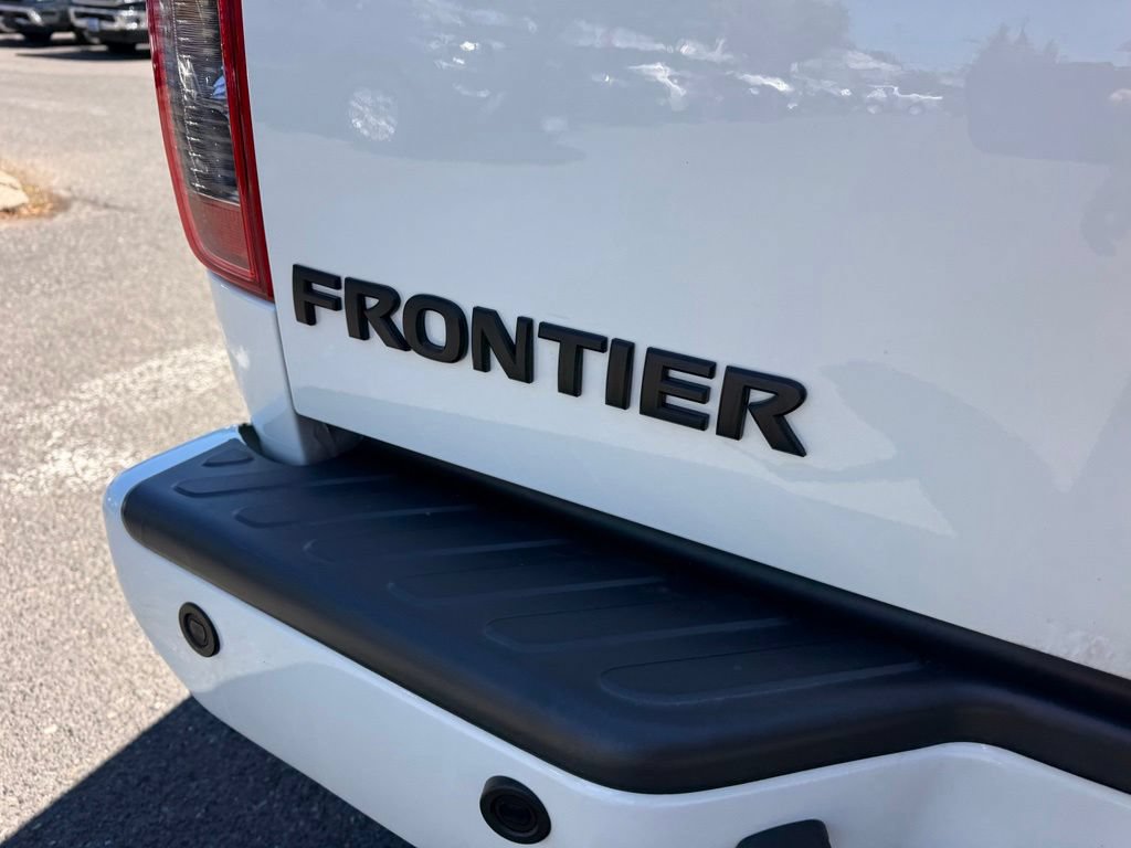 Used 2021 Nissan Frontier SV w/ Midnight Edition Floor Mats AWD/4WD image 8
