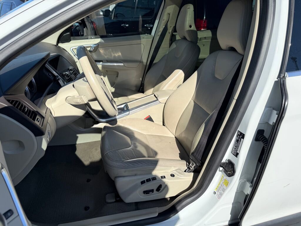 Used 2013 Volvo XC60 T6 AWD/4WD image 8