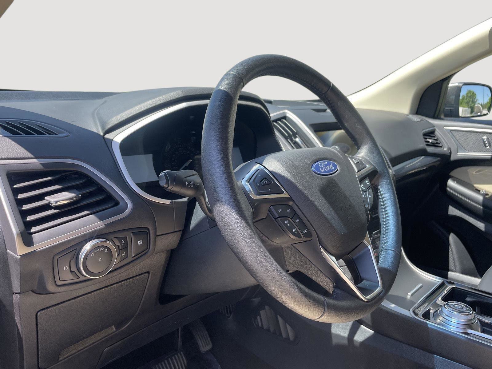 Used 2020 Ford Edge SEL FWD image 20