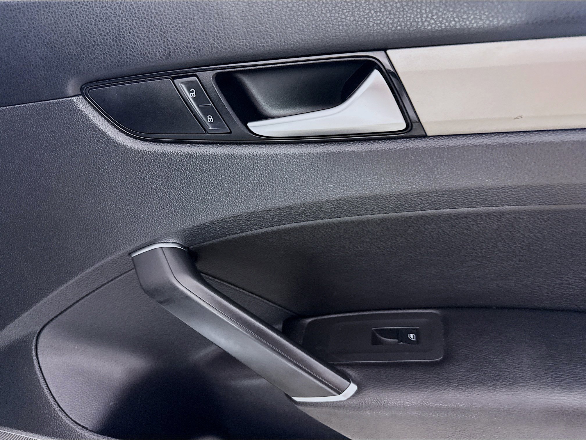 Used 2020 Volkswagen Passat 2.0T SE image 31