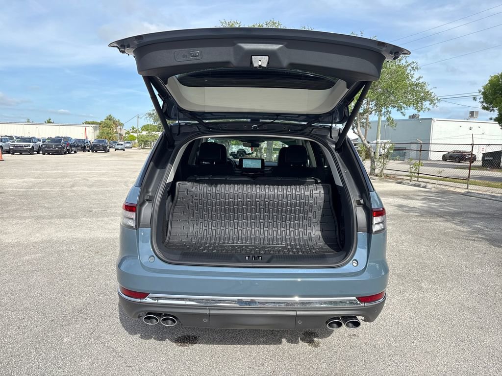 Used 2025 Lincoln Aviator 2WD image 30