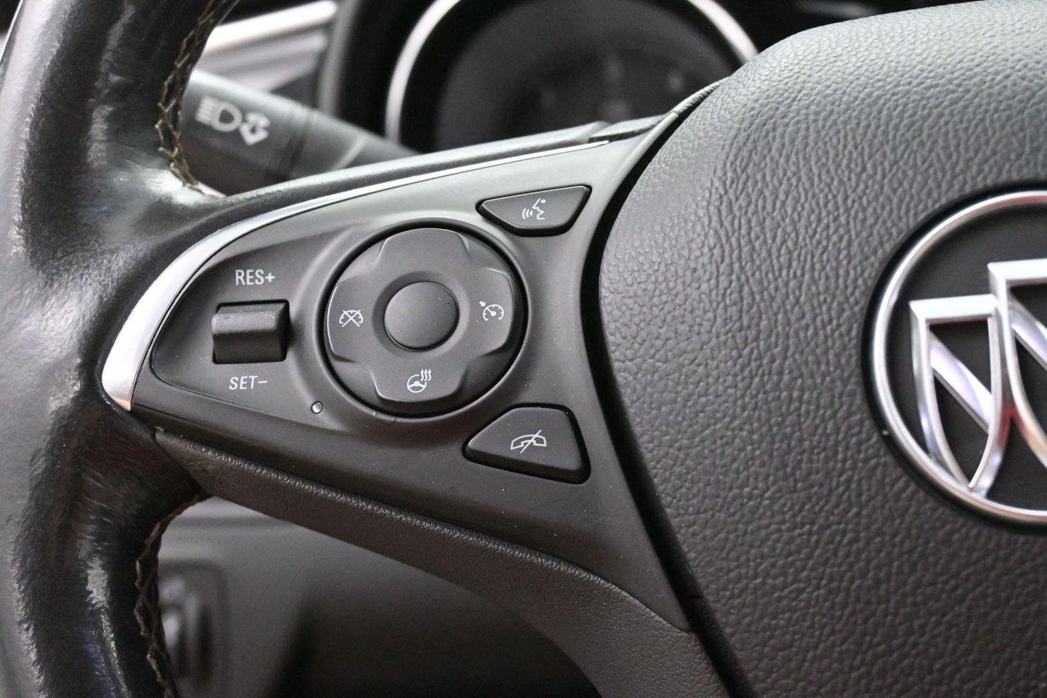 Used 2017 Buick Envision Essence FWD image 21