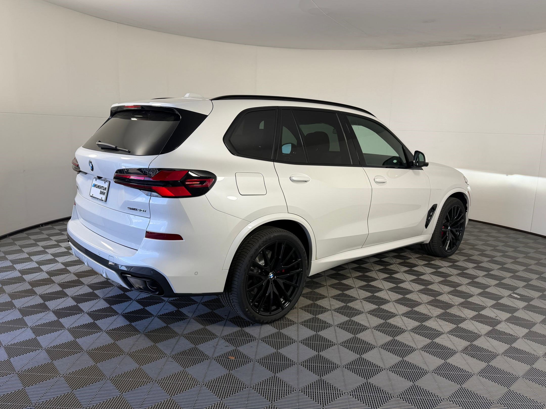 New 2026 BMW X5 sDrive40i image 9