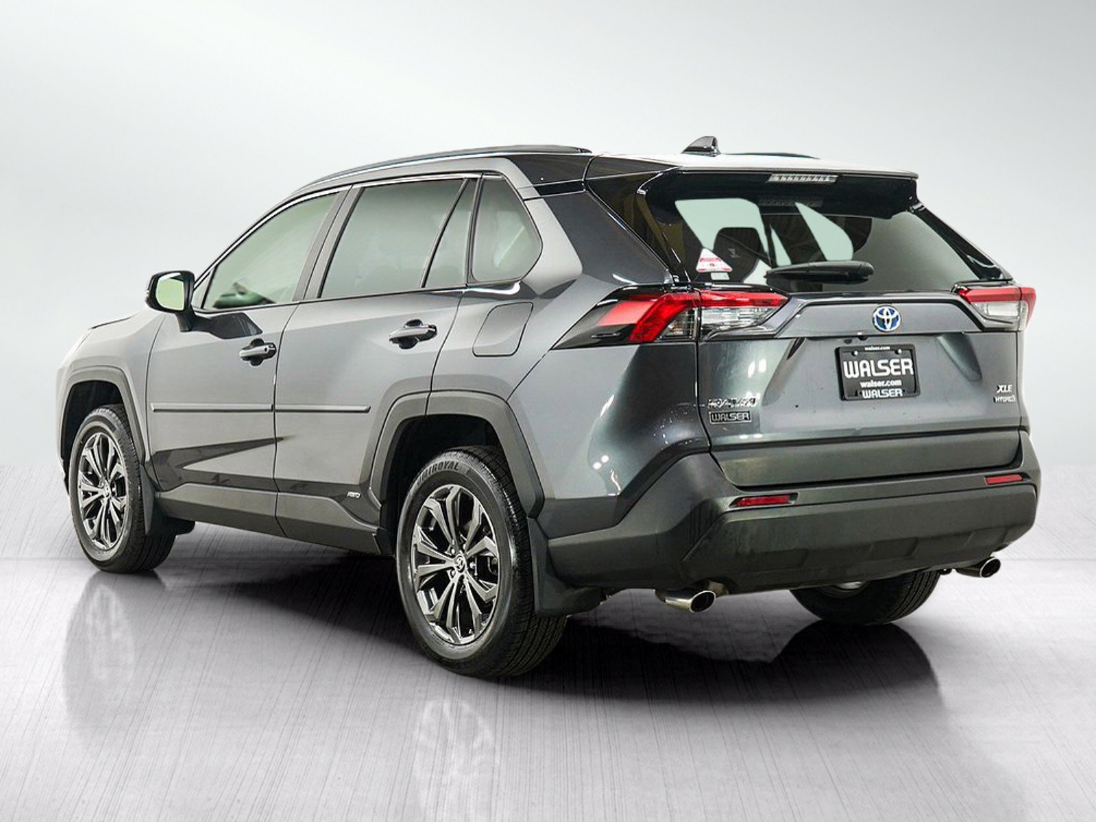 Used 2023 Toyota RAV4 XLE Premium AWD/4WD image 4