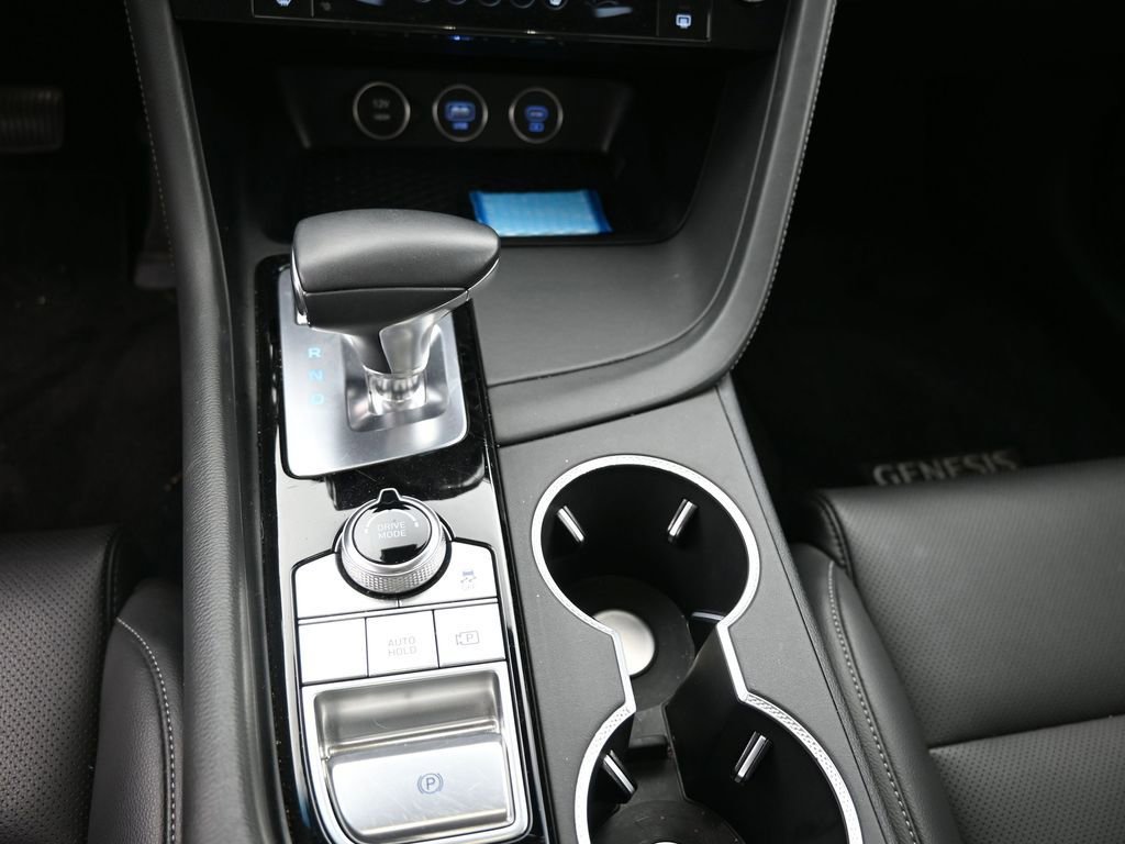 Used 2025 Genesis G70 2.5T image 29