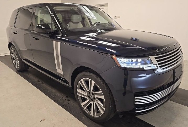 Used 2023 Land Rover Range Rover SV AWD/4WD image 3