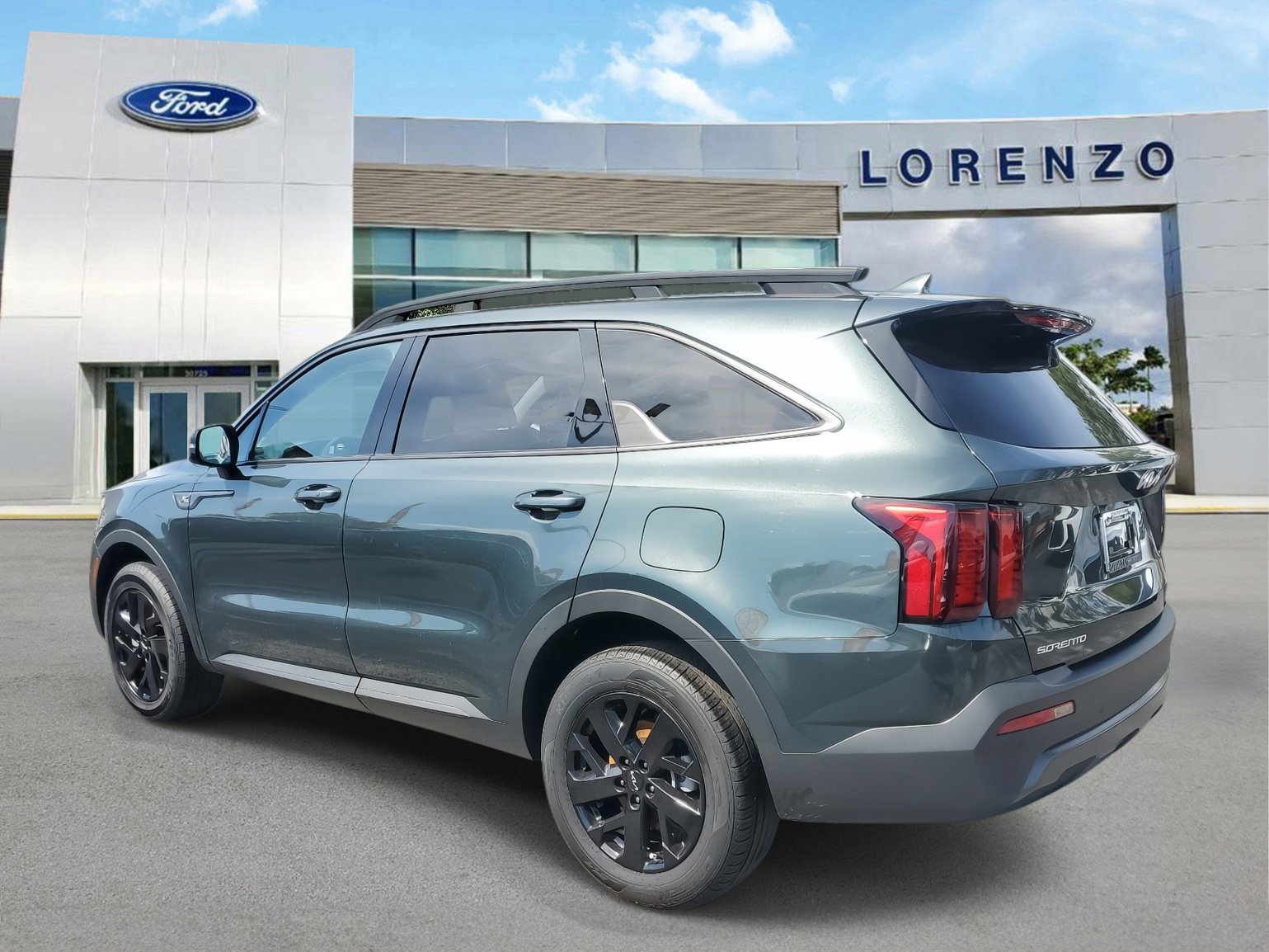 Used 2023 Kia Sorento S image 6