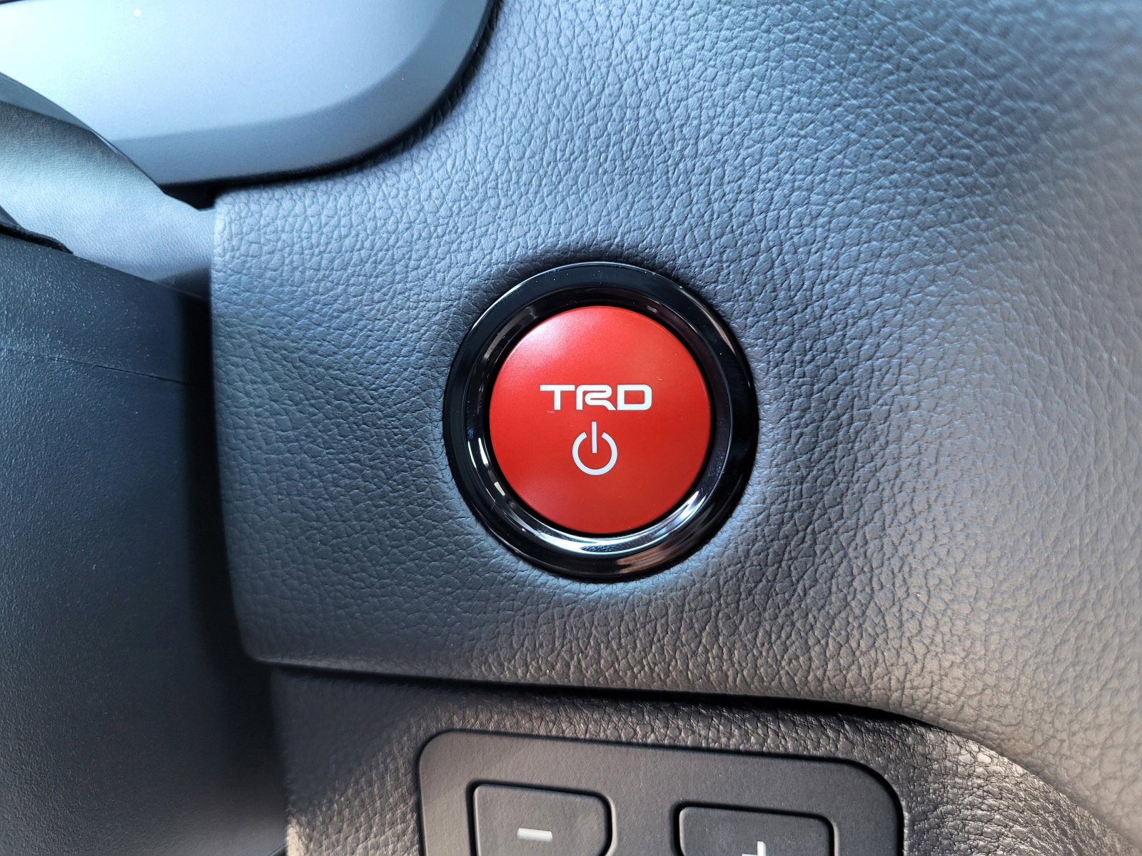 Used 2026 Toyota Tundra Limited w/ TRD Off-Road Package image 21