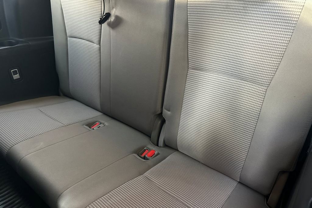 Used 2022 Toyota Highlander LE image 15