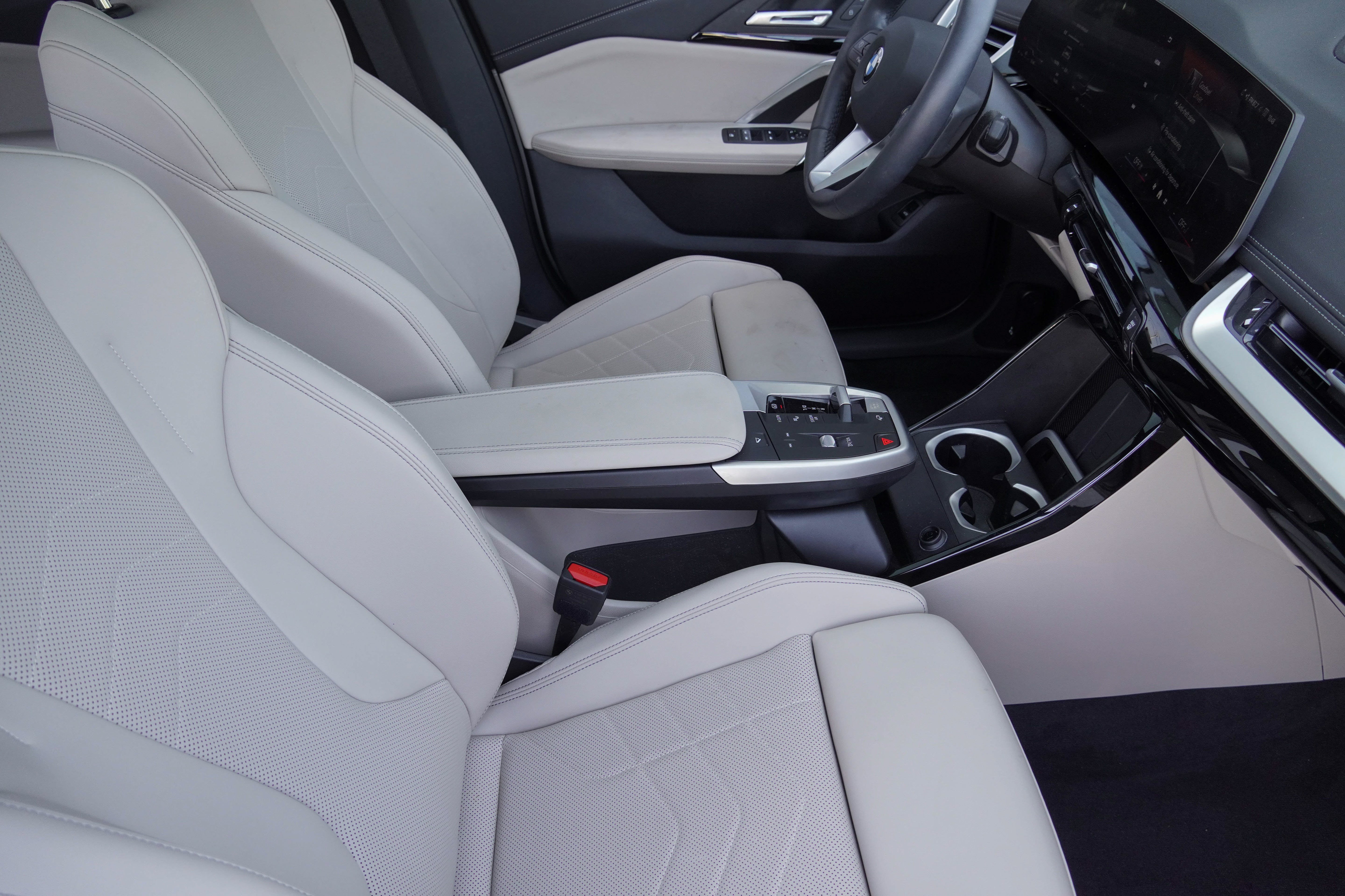 Certified 2025 BMW X1 xDrive28i AWD/4WD image 9
