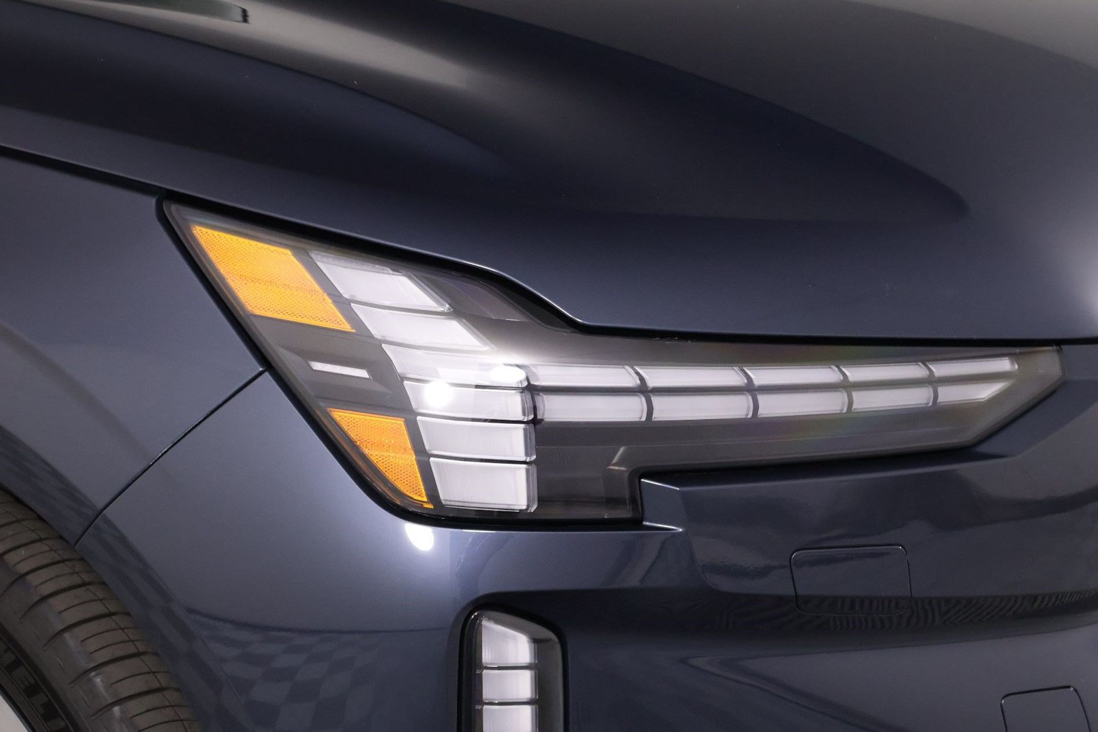 Used 2026 Volvo EX90 Plus RWD image 24