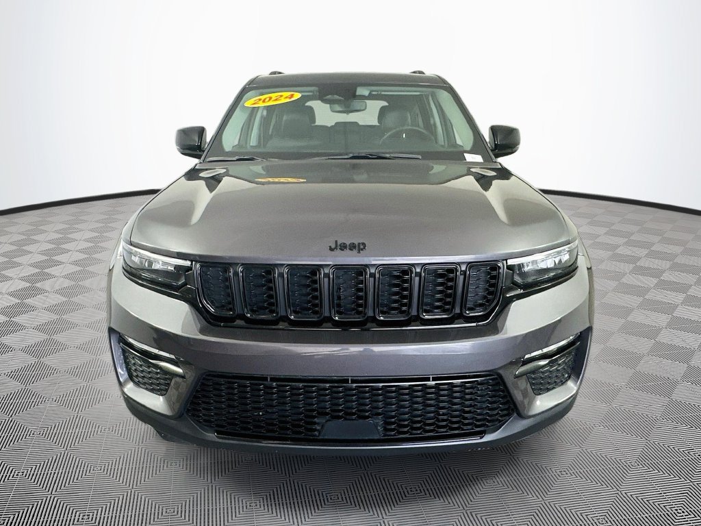 Certified 2024 Jeep Grand Cherokee Limited w/ Black Appearance Package AWD/4WD image 4
