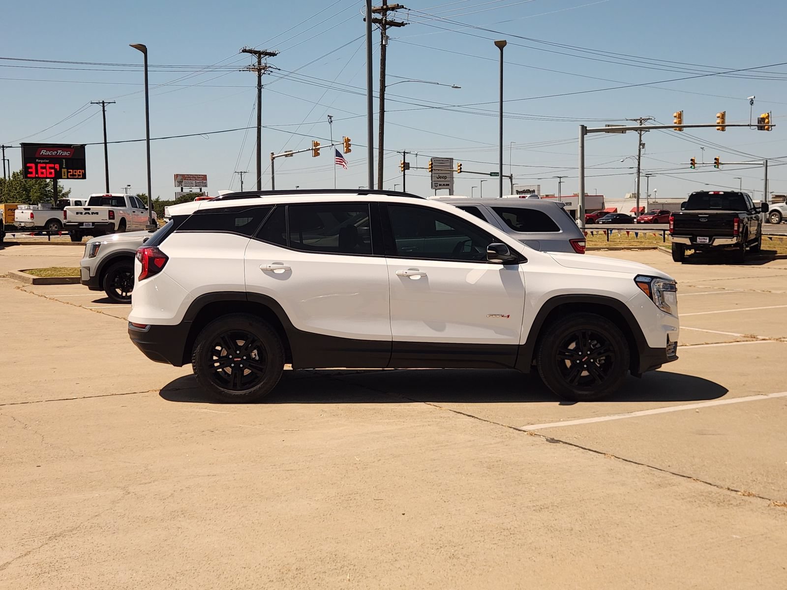 Used 2023 GMC Terrain AT4 AWD/4WD image 7