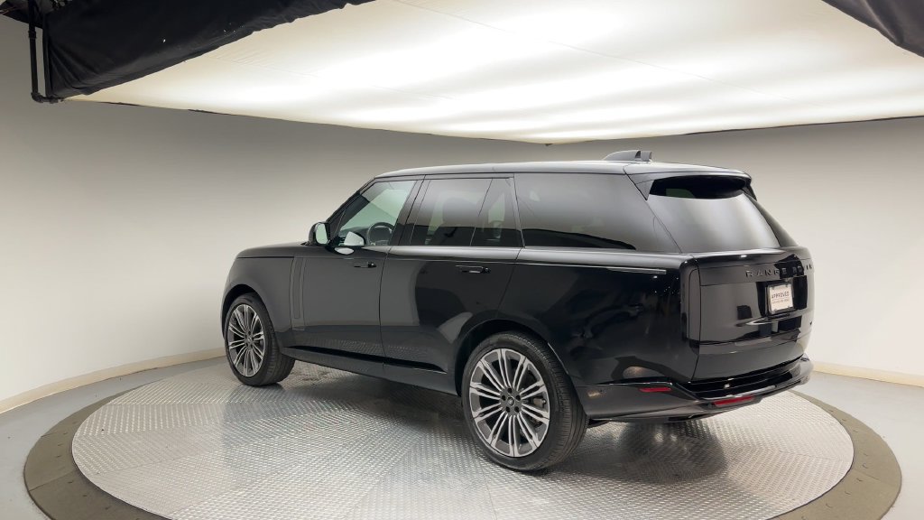 Certified 2025 Land Rover Range Rover SE AWD/4WD image 4