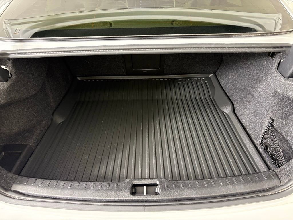 Used 2024 Volvo S60 T8 Ultimate w/ Climate Package image 36