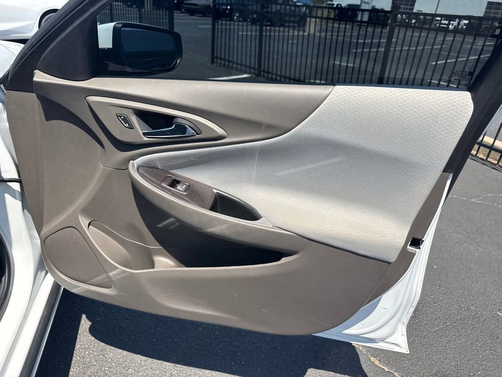 Used 2022 Chevrolet Malibu LT FWD image 15