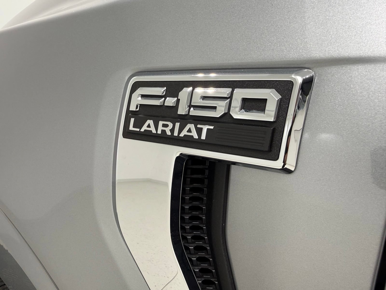 Used 2025 Ford F150 Lariat w/ Equipment Group 501A Mid AWD/4WD image 13