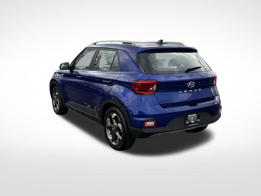 Used 2022 Hyundai Venue SEL image 5