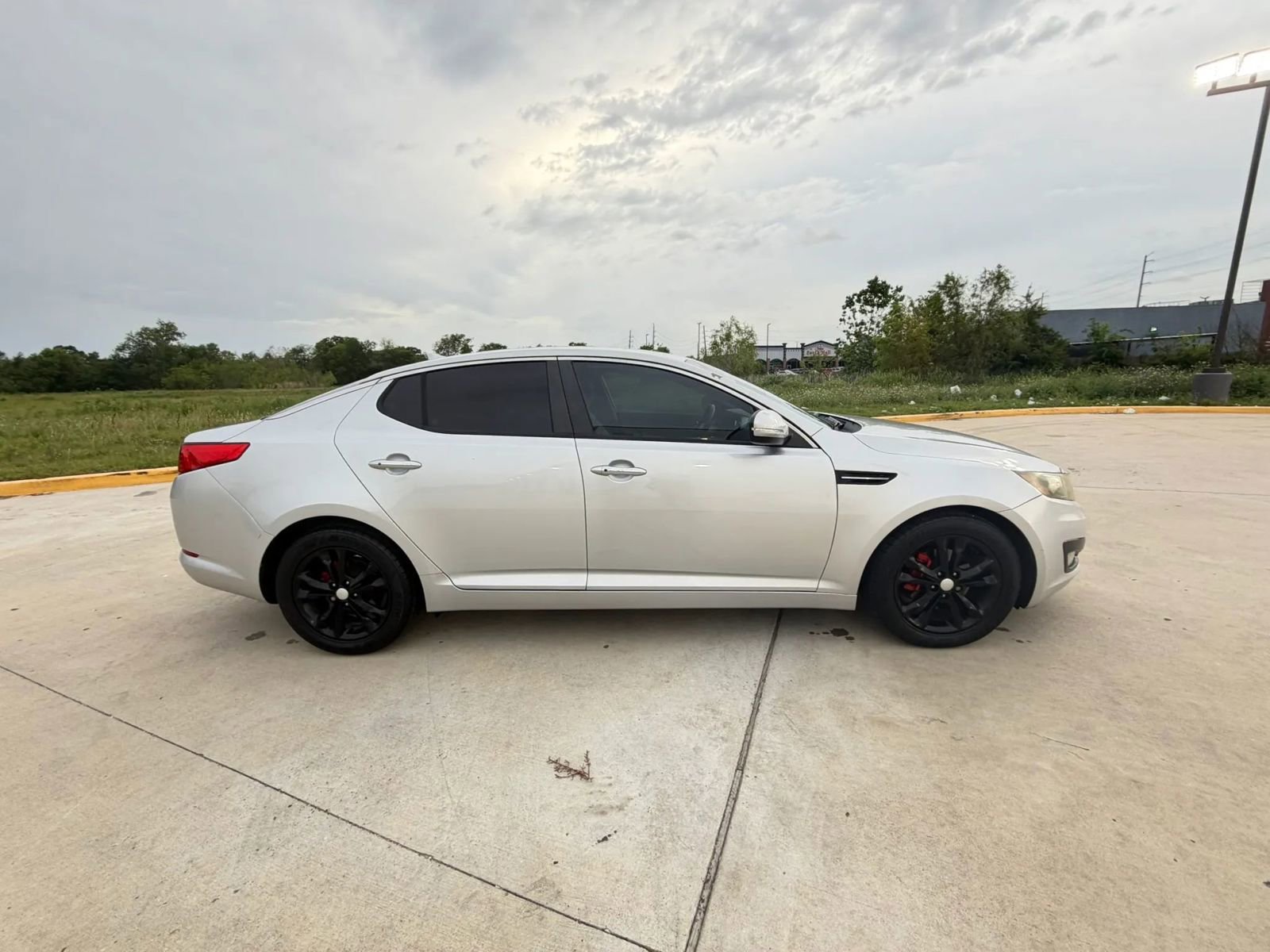 Used 2012 Kia Optima EX image 3