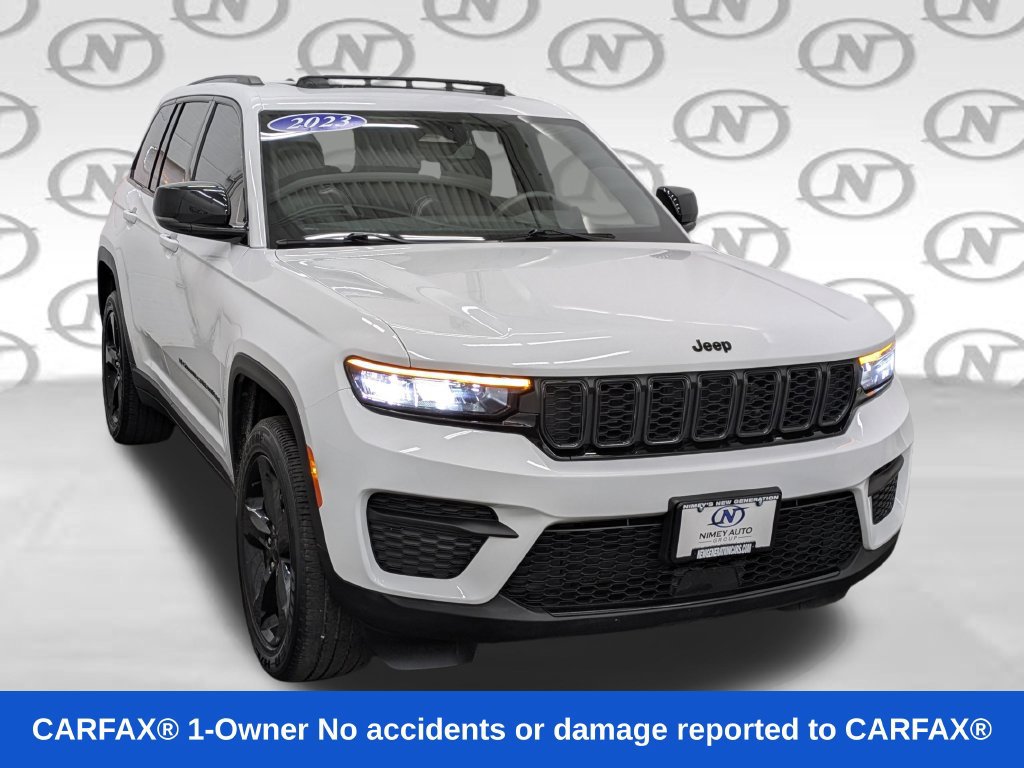 Used 2023 Jeep Grand Cherokee Altitude AWD/4WD image 38