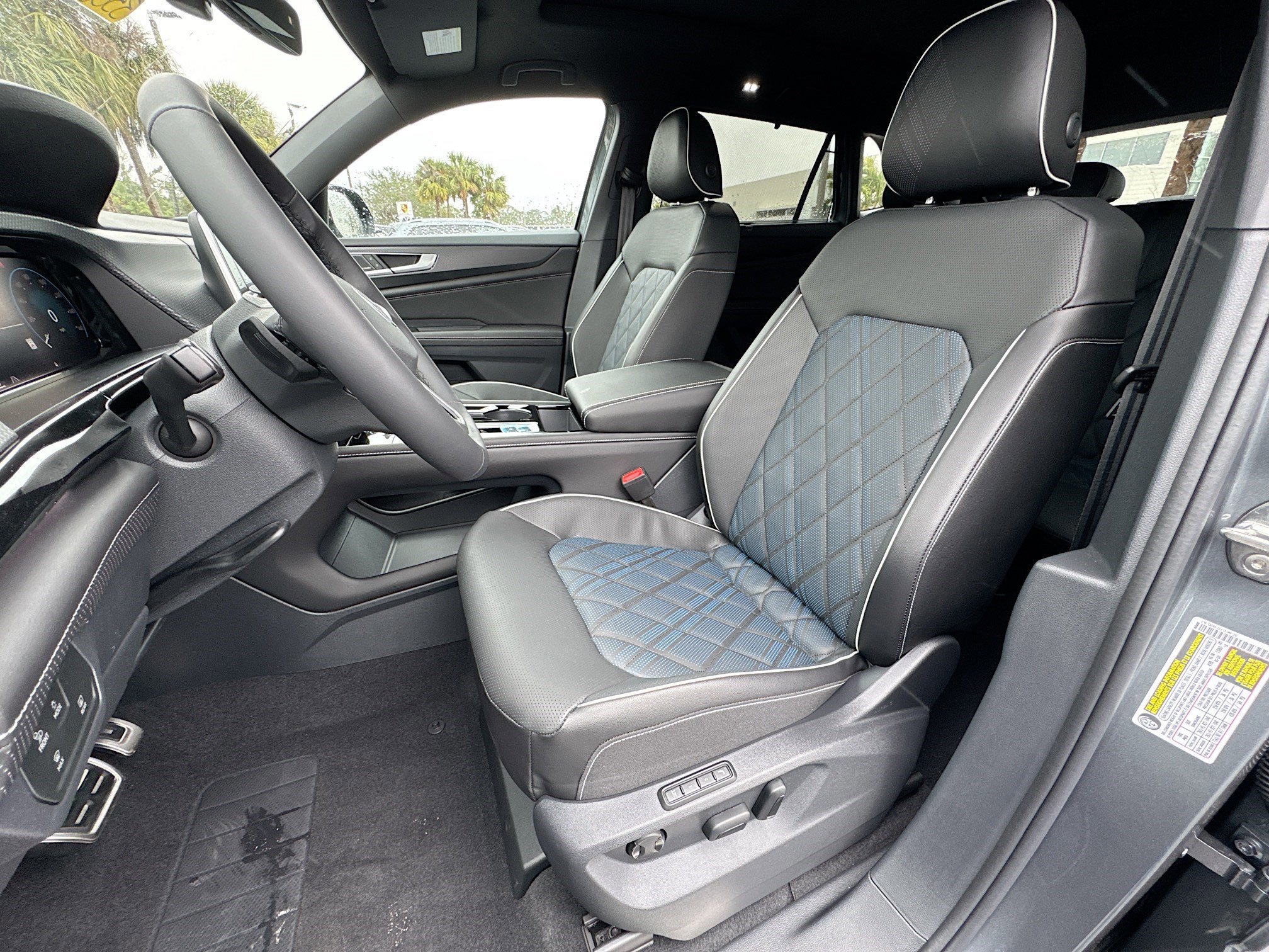 New 2025 Volkswagen Atlas Cross Sport SEL Premium R-Line image 15