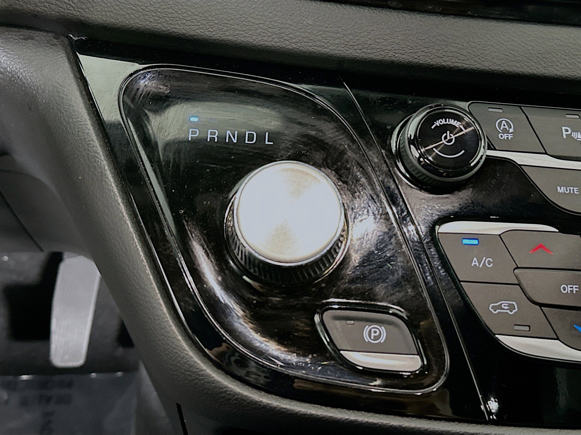 Used 2025 Chrysler Pacifica Select image 21