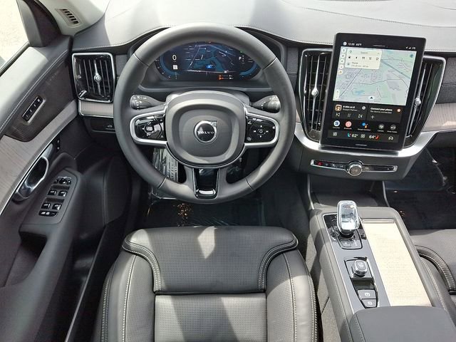 Used 2025 Volvo XC90 T8 Ultra w/ Protection Package Premier image 11