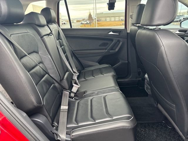 Used 2018 Volkswagen Tiguan SEL Premium image 24