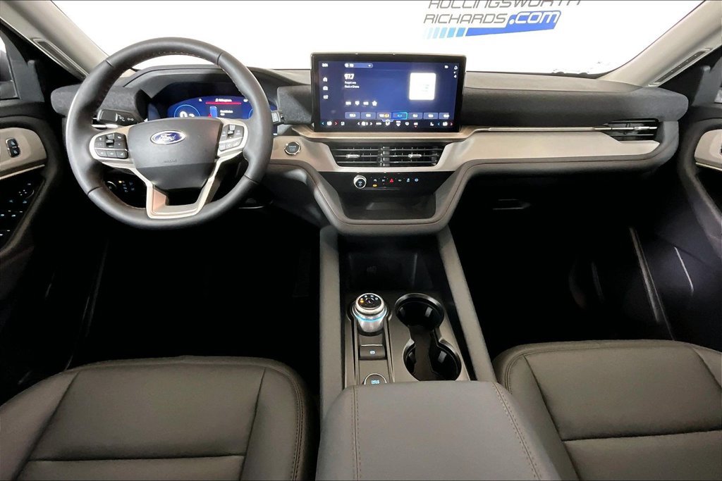 New 2026 Ford Explorer Active w/ Active Comfort Package RWD image 5