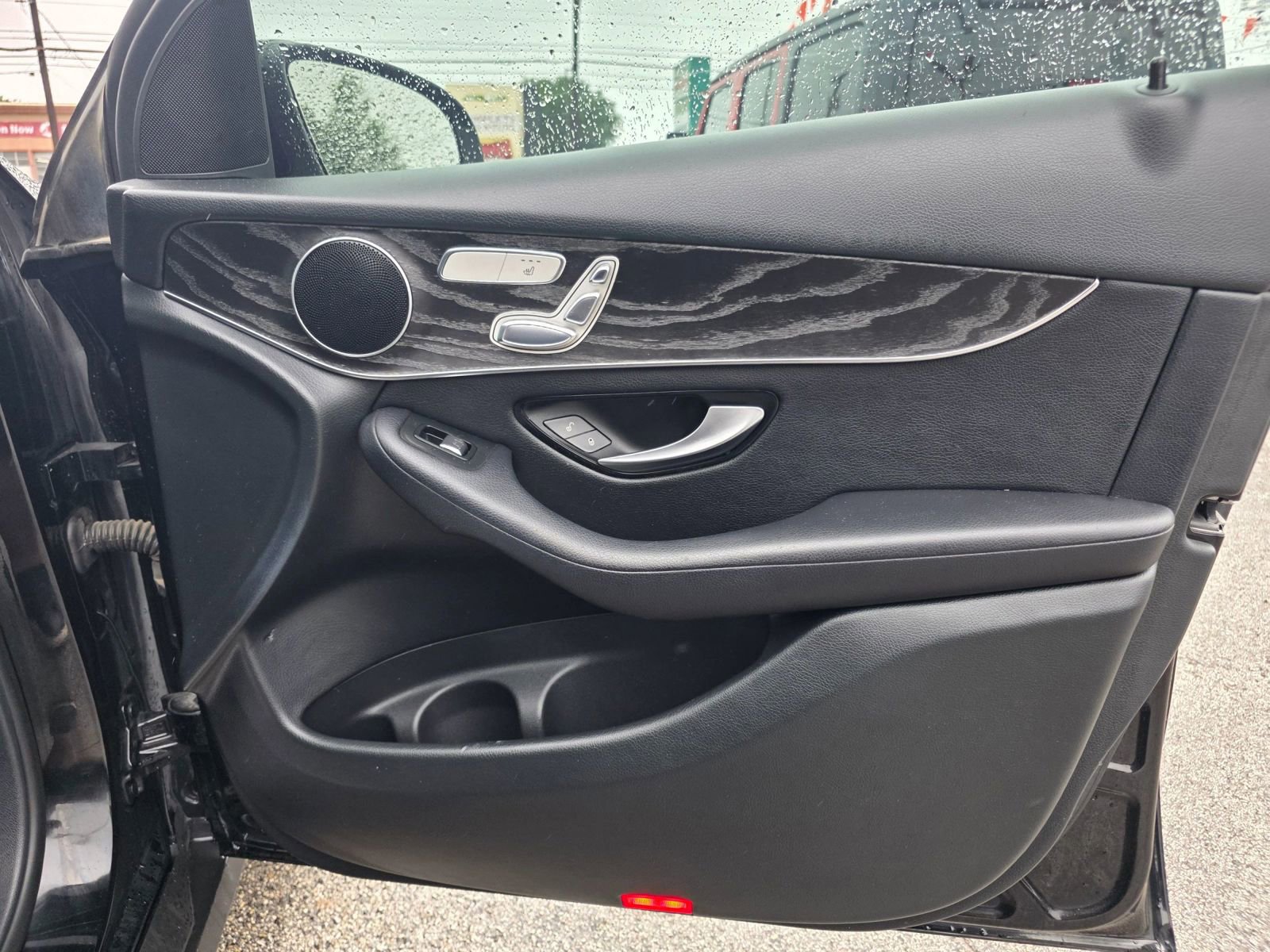 Used 2018 Mercedes-Benz GLC 300 image 11