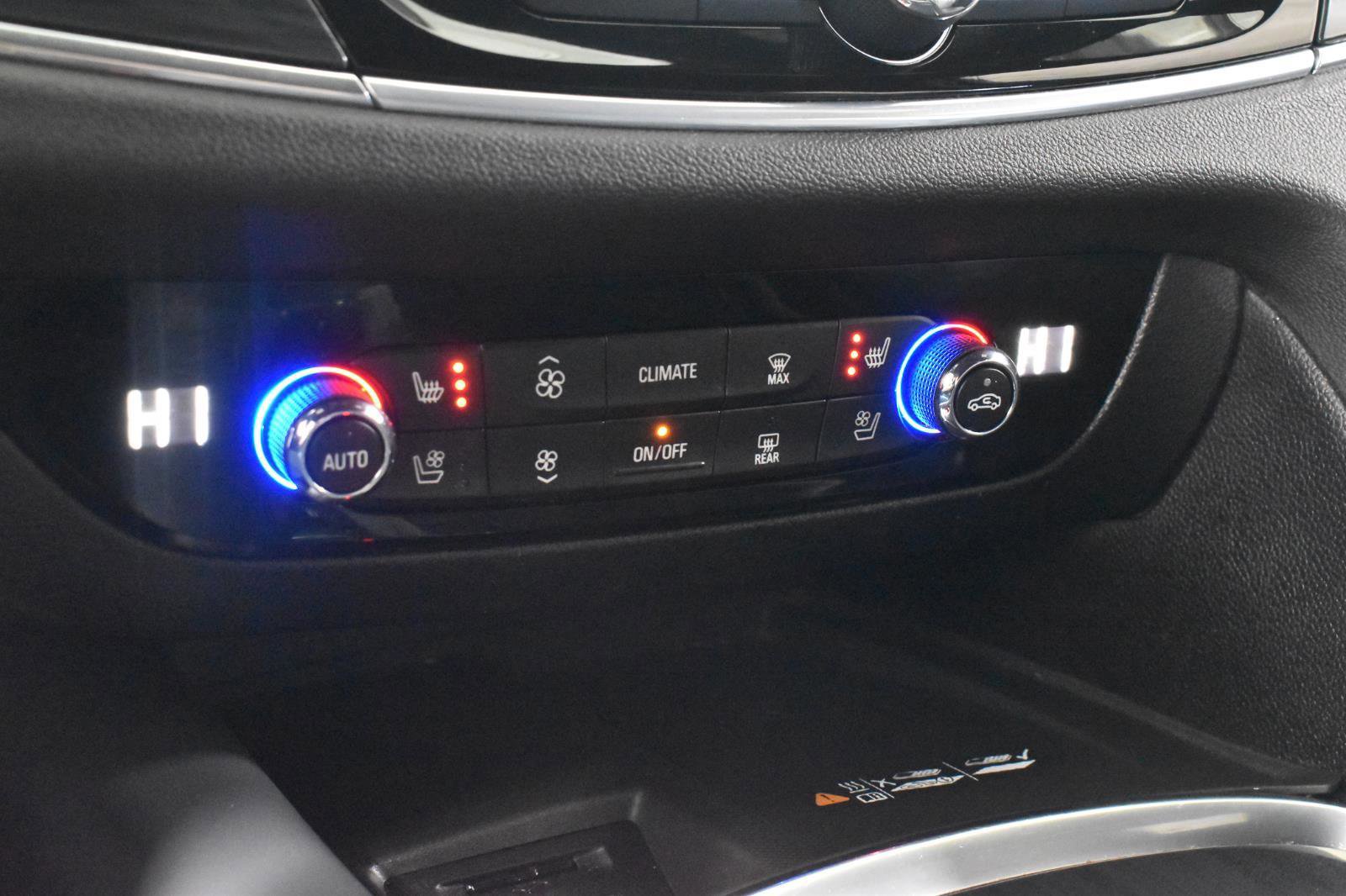 Used 2022 Buick Enclave Premium image 22