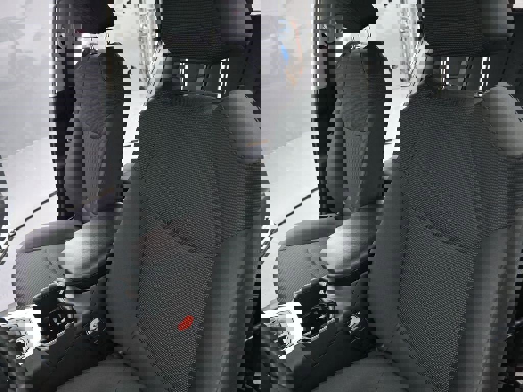 New 2025 Toyota RAV4 LE image 9