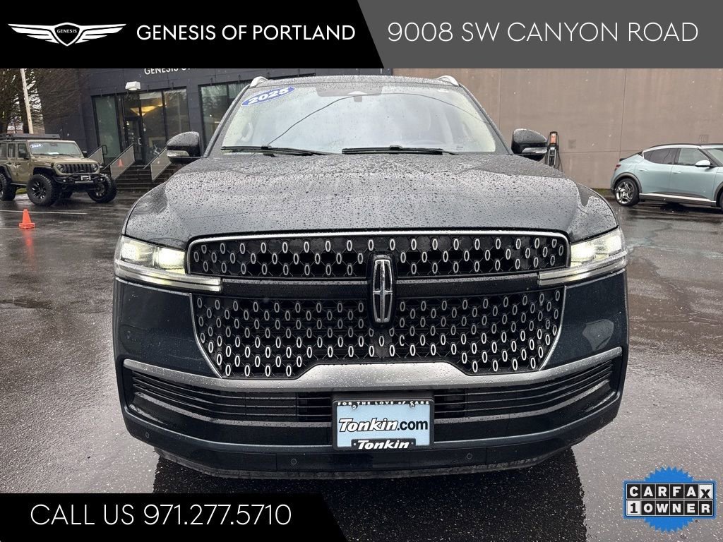 Used 2025 Lincoln Navigator L Reserve AWD/4WD image 2