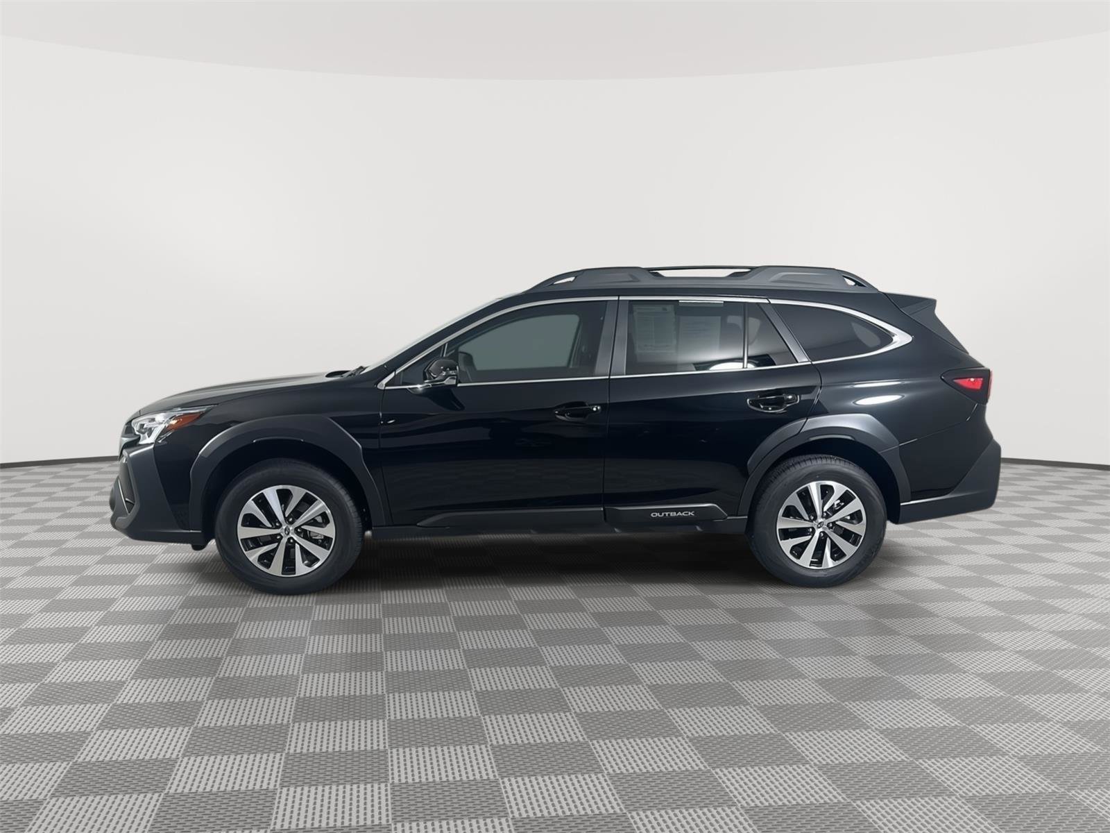 Used 2025 Subaru Outback Premium w/ Popular Package #1A AWD/4WD image 4