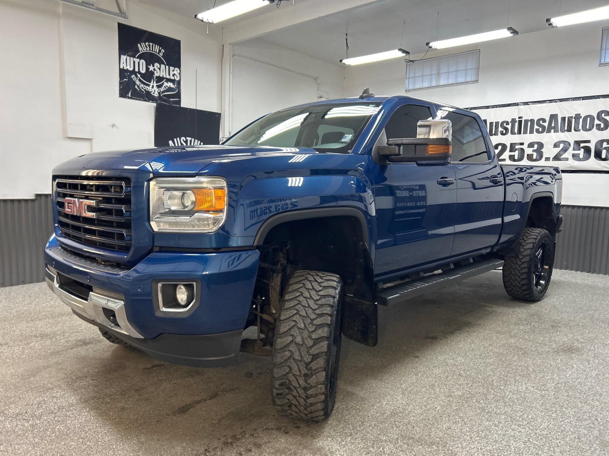 Used 2015 GMC Sierra 3500 SLT AWD/4WD image 3