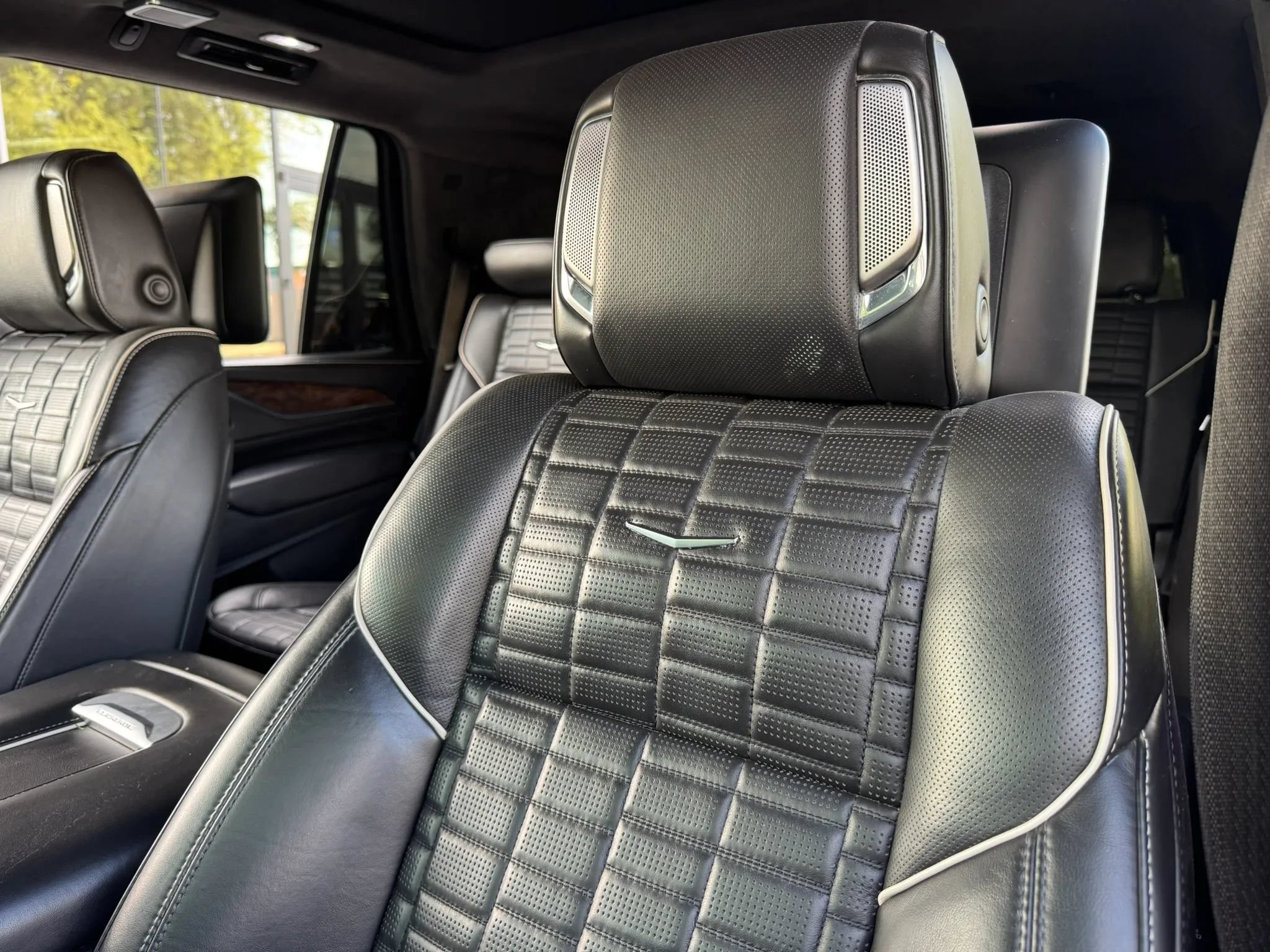 Used 2021 Cadillac Escalade Sport Platinum AWD/4WD image 16