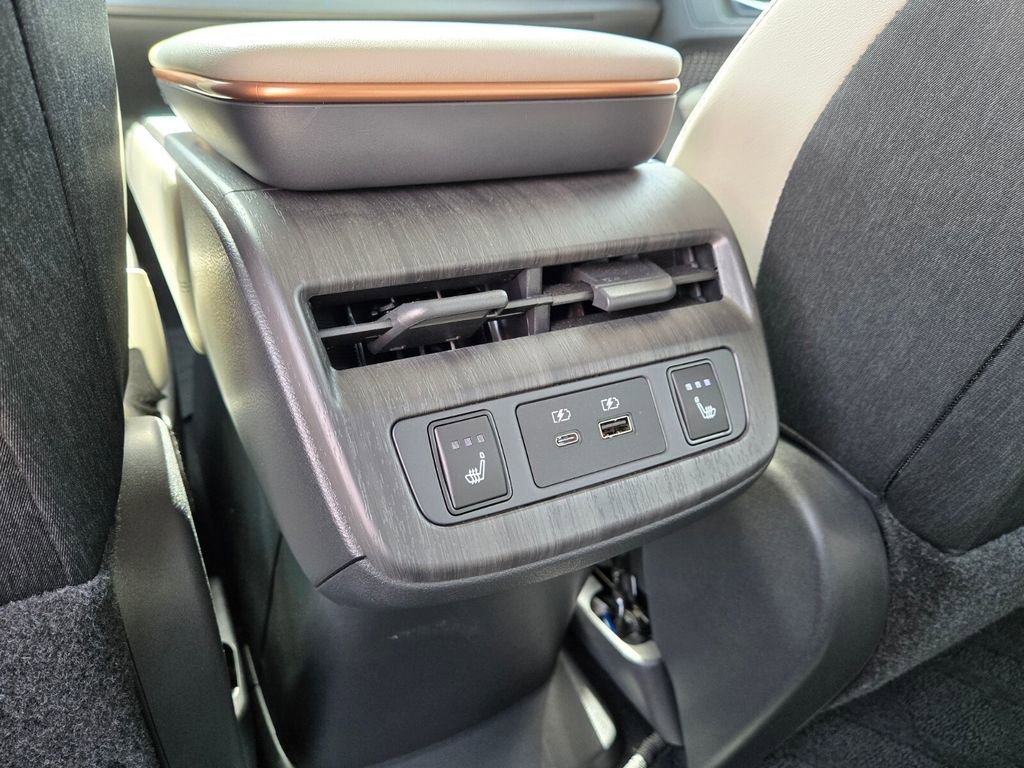 Used 2024 Nissan Ariya FWD image 16