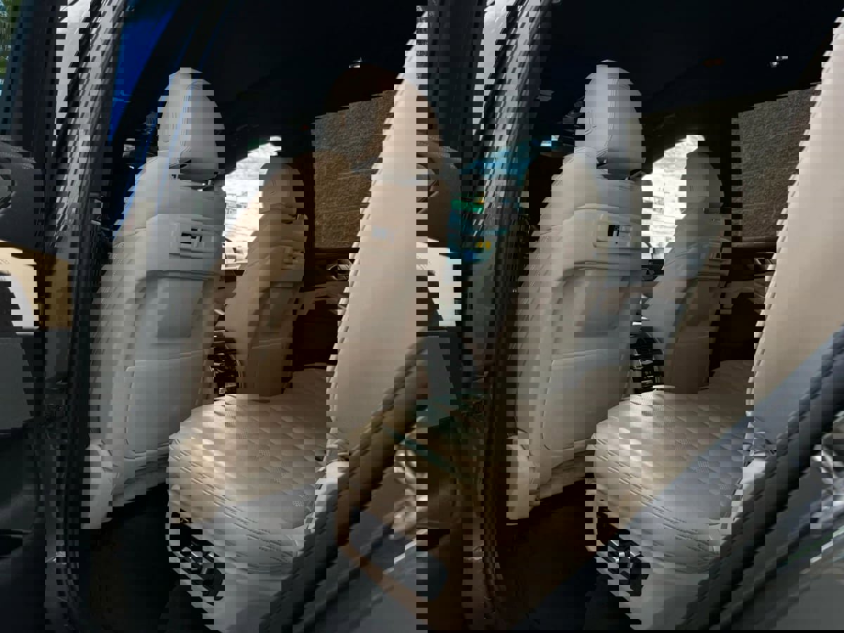 Used 2021 BMW X7 xDrive40i w/ Executive Package image 48